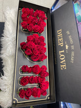Load image into Gallery viewer, Fresh red roses mom box

