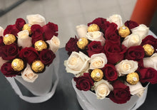 Load image into Gallery viewer, Round boxes with flowers
