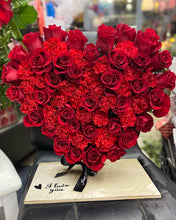 Load image into Gallery viewer, Elegant in red
