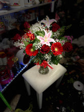 Load image into Gallery viewer, Amour Arrangement
