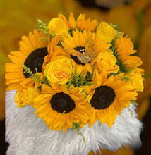 Load image into Gallery viewer, Round boxes with flowers
