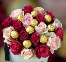 Load image into Gallery viewer, Round boxes with flowers
