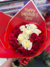 Load image into Gallery viewer, 18 Roses bouquet
