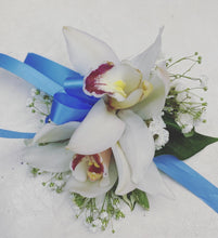 Load image into Gallery viewer, Orchid corsage
