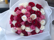 Load image into Gallery viewer, 50 Roses bouquet
