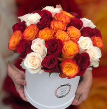 Load image into Gallery viewer, Round boxes with flowers
