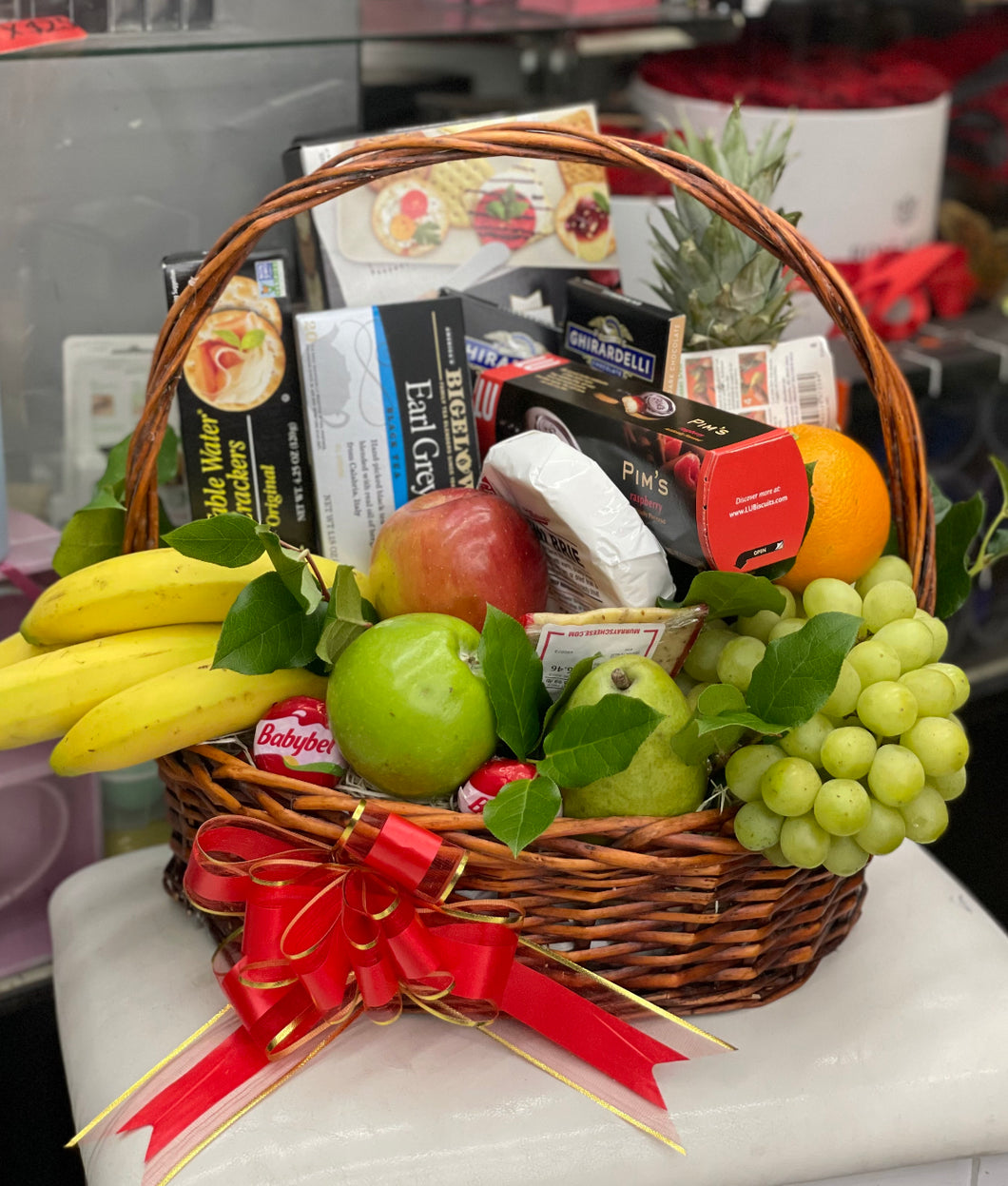 BON VIVANT GOURMET BASKET