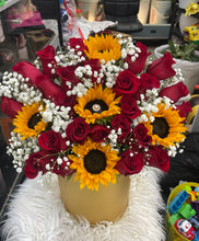 Load image into Gallery viewer, Sunflower And roses lover
